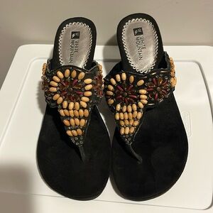 New Women’s Size 6.5 White Mountain Beaded Sandals